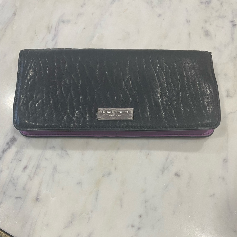 Henri Bendel Organizer Wallet Credit Cards Dividers Black Purple Zipper Pockets
